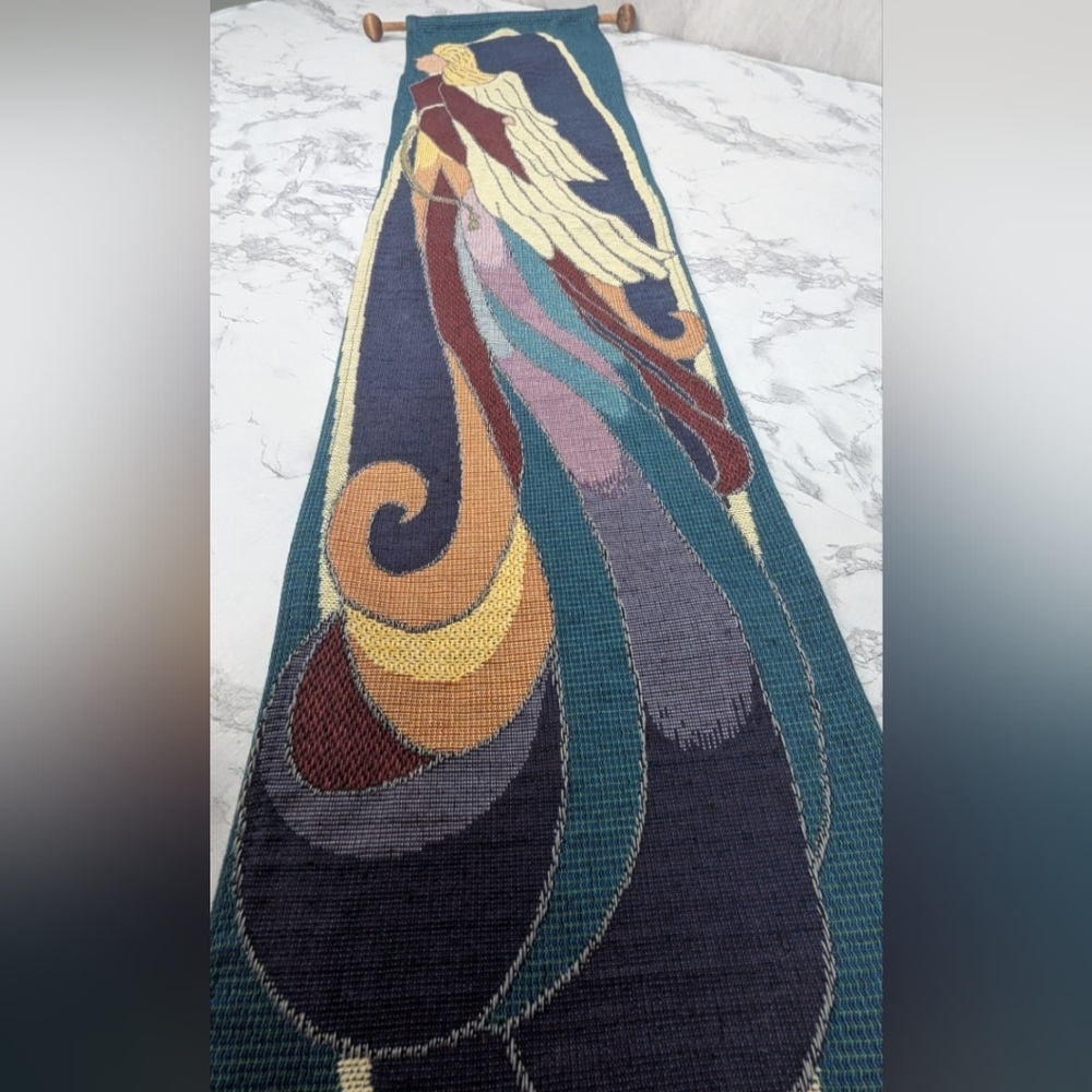 Christmas Around The World Cathedral Angel Tapestry With Dowel - Picture 4 of 15